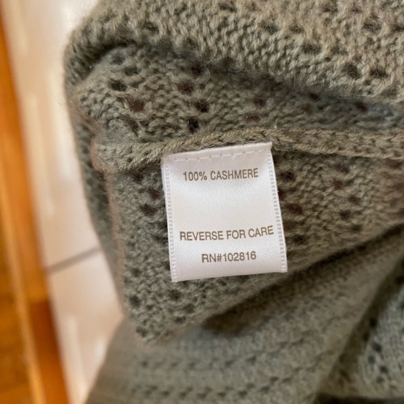 XS vintage 100% cashmere Garnet Hill sage green relaxed fit open knit sweater - Picture 3 of 4